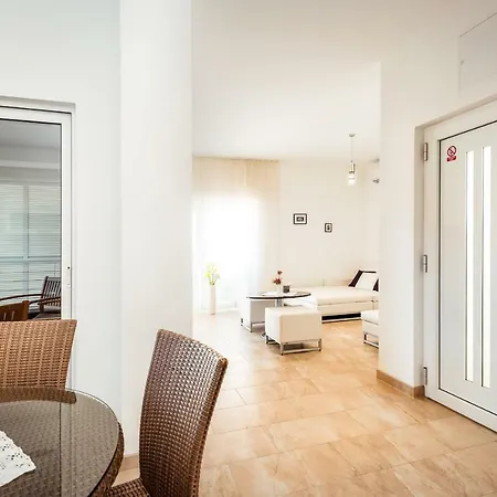 Gelo Apartment *